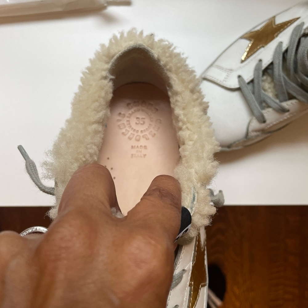 Superstar shearling-lined distressed leather sneakers - Picture 4 of 7